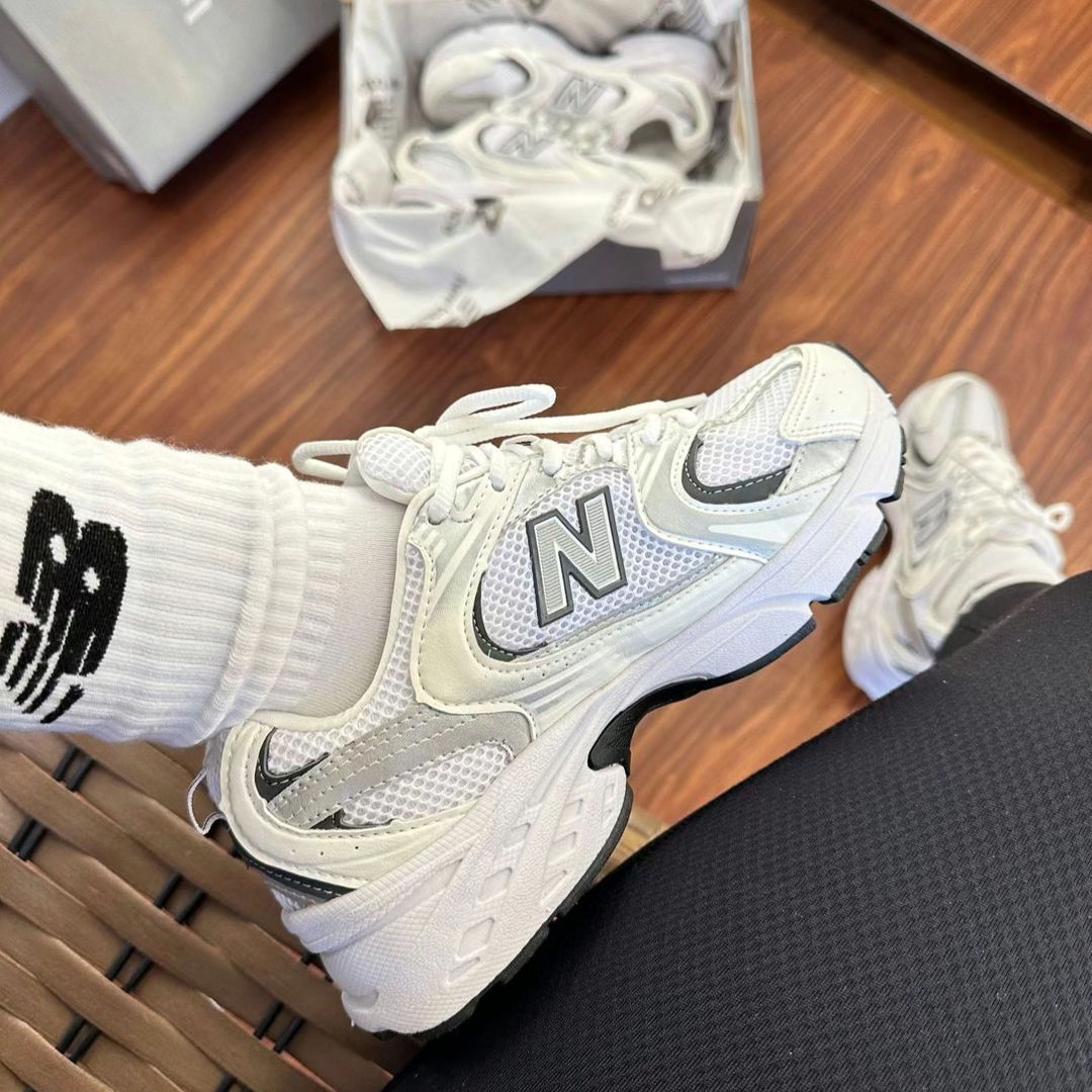 New Balance 530 White Silver Navy