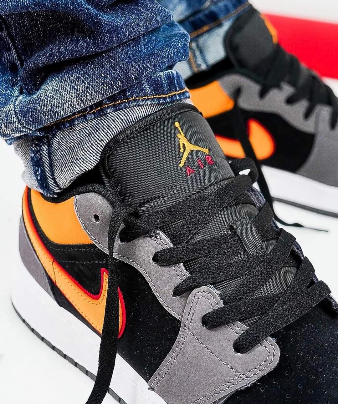 Jordan 1 Low SE Light Graphite Vivid Orange - WORLDOFSHOES