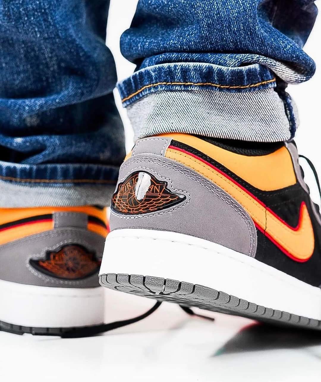 Jordan 1 Low SE Light Graphite Vivid Orange - WORLDOFSHOES