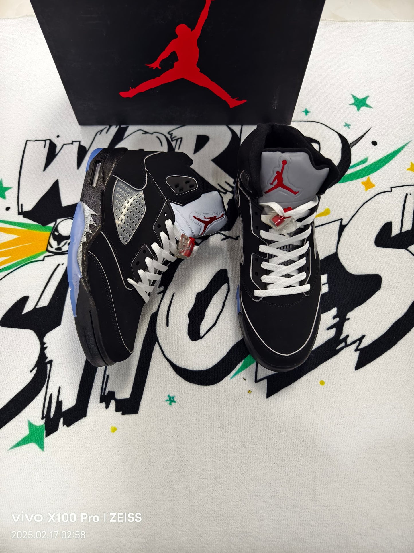 Jordan 5 Reimagined og black metallic - WORLDOFSHOES