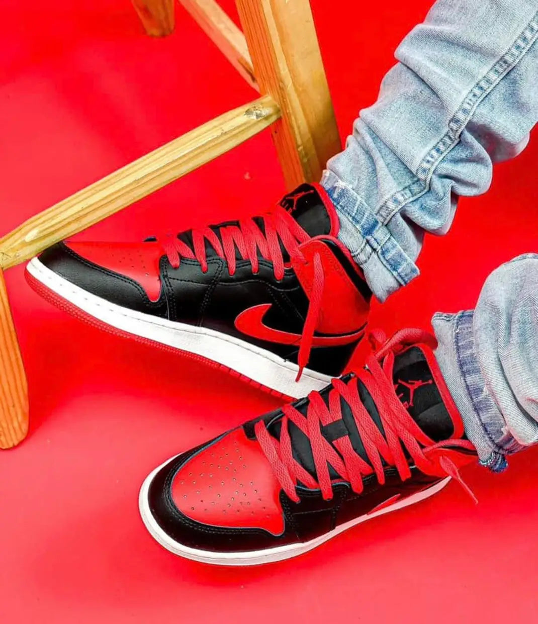 Jordan 1 Mid Reverse Bred - WORLDOFSHOES