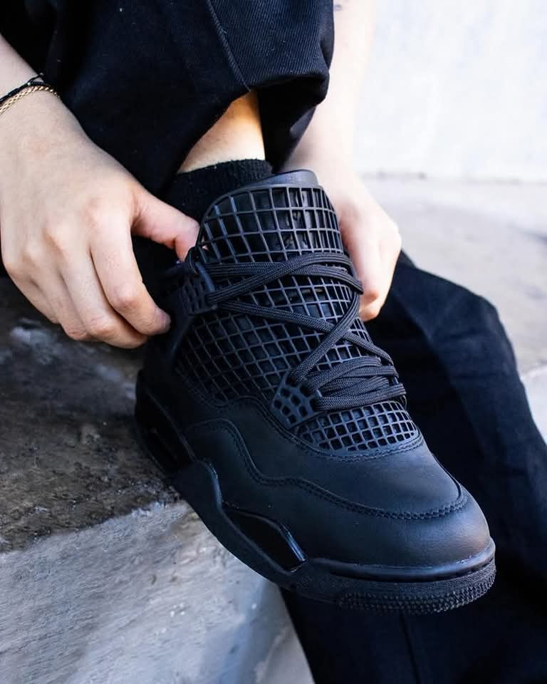 Jordan 4 Retro
Net Black - WORLDOFSHOES
