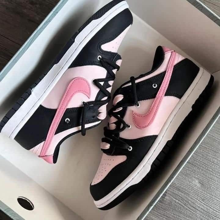 Nike Dunk low Pink black custom - WORLDOFSHOES