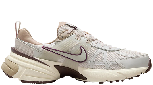 Nike V2K Run
Particle Beige College Grey Light Bone - WORLDOFSHOES